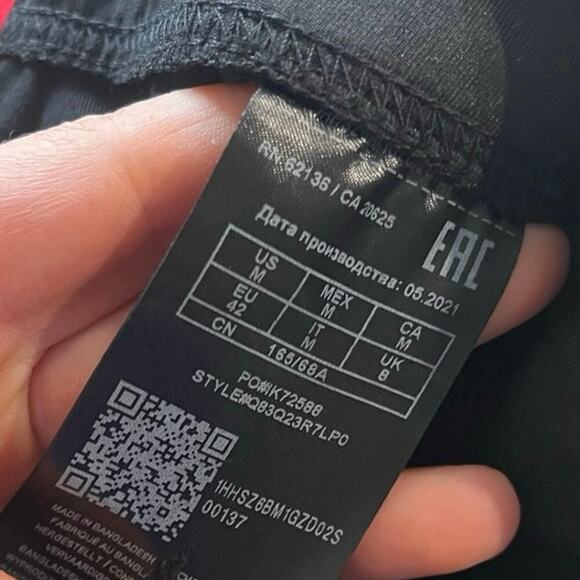 NWOT Guess Crop Leggings High Rise Elastic Waist Pull-On Logo Print Black Size M - Picture 6 of 10